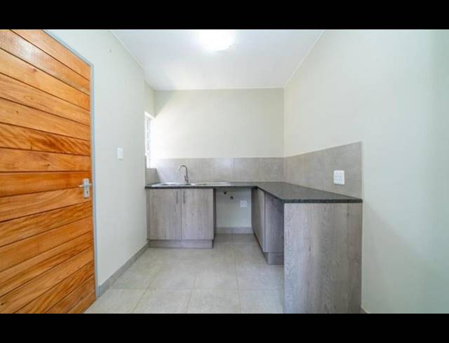 3 BEDROOM TOWNHOUSE FOR SALE IN PARKDENE